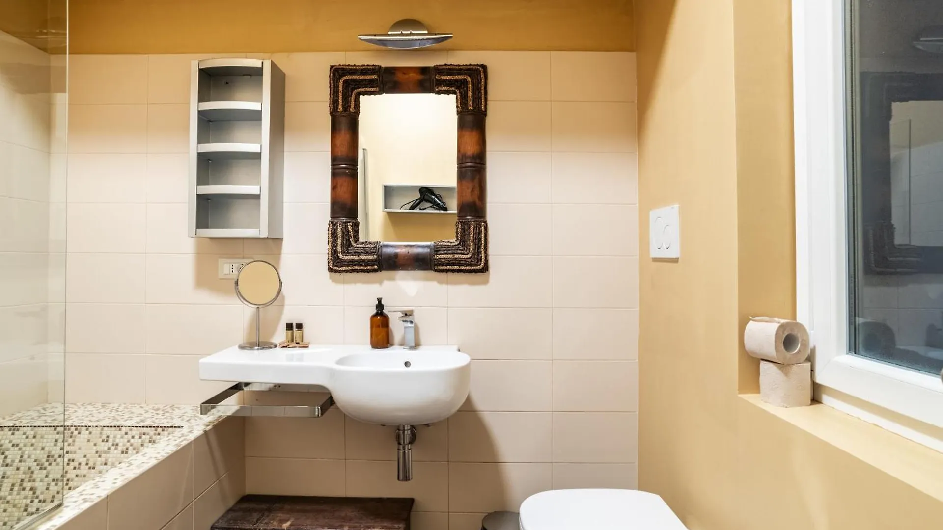 Giano Host - Indoratori Apartment Genoa